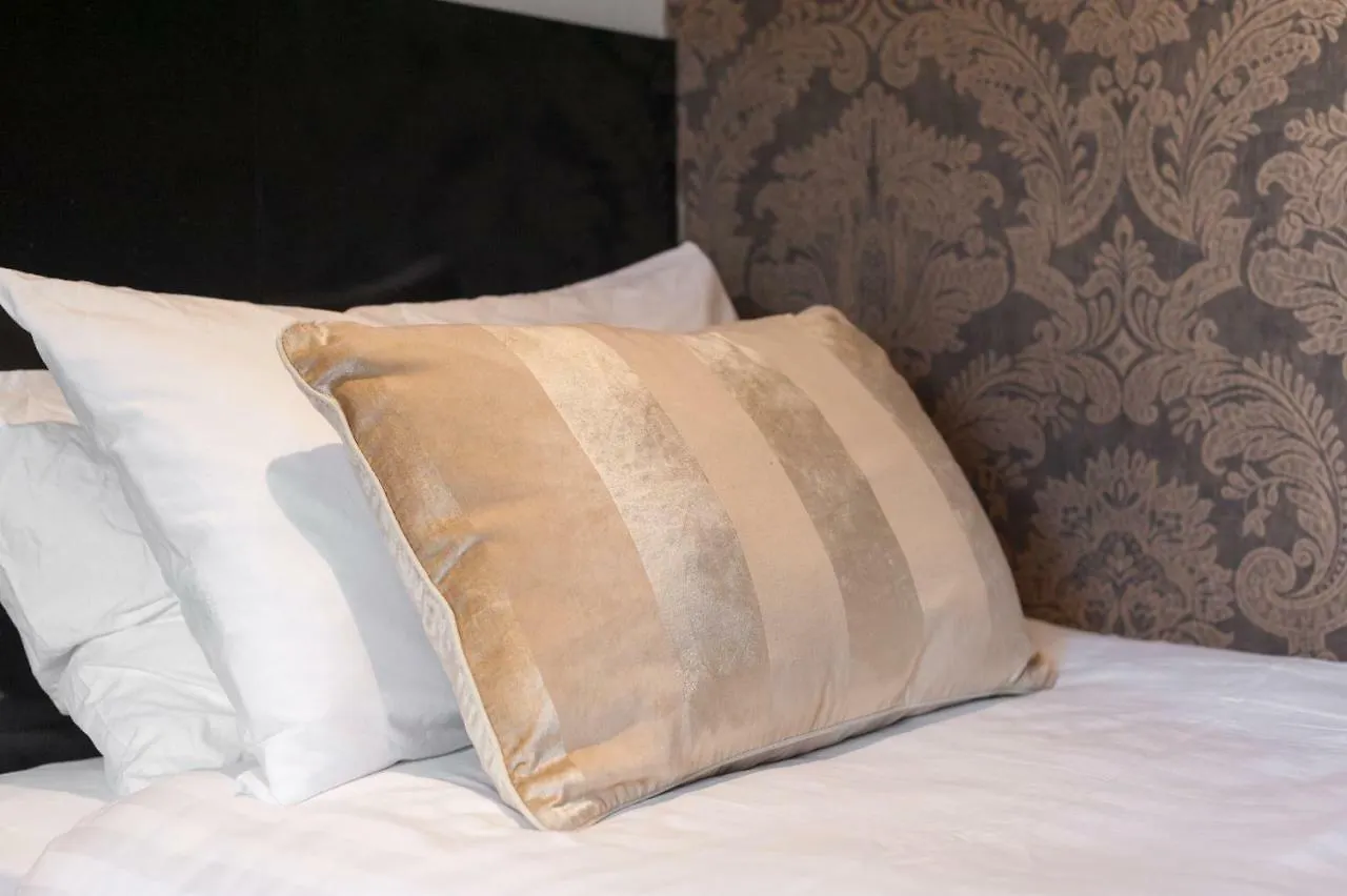 City Retreat Edinburgh Aparthotels 4*,  United Kingdom